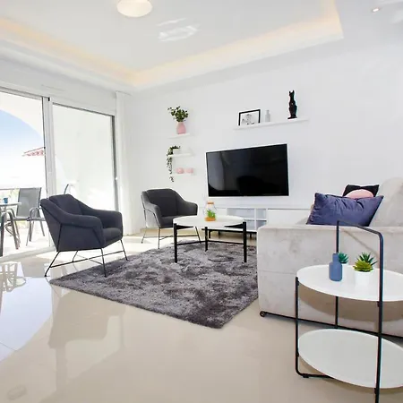 Fortuna 44 - Ac, Pool And Roof Terrace *